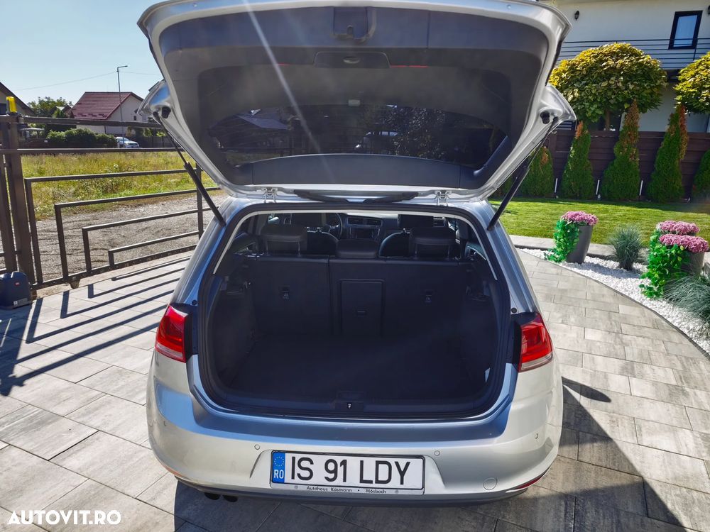Volkswagen Golf - 8