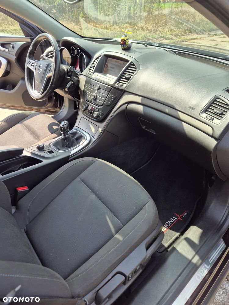 Opel Insignia 1.8 - 10