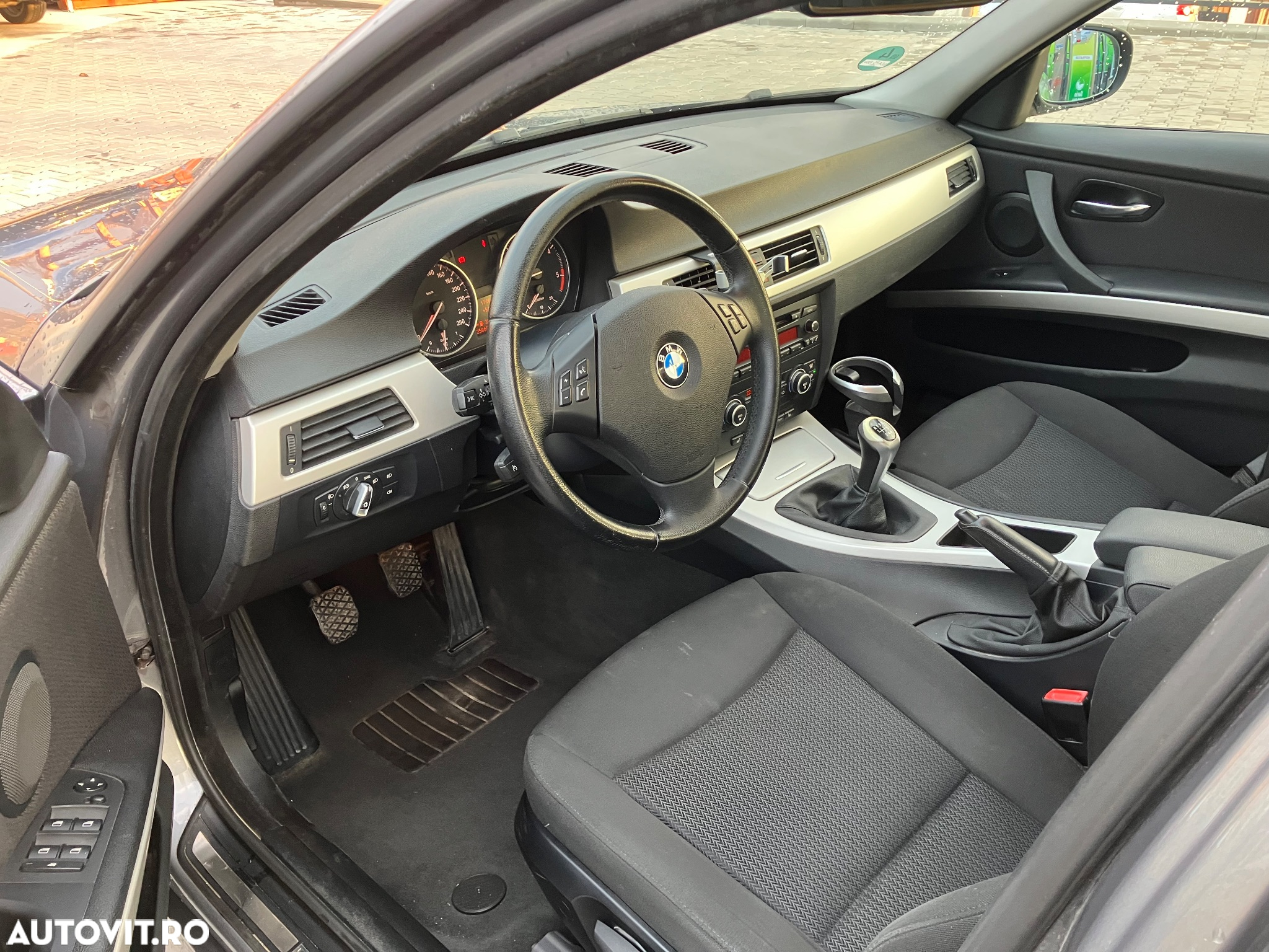 BMW Seria 3 318d - 18