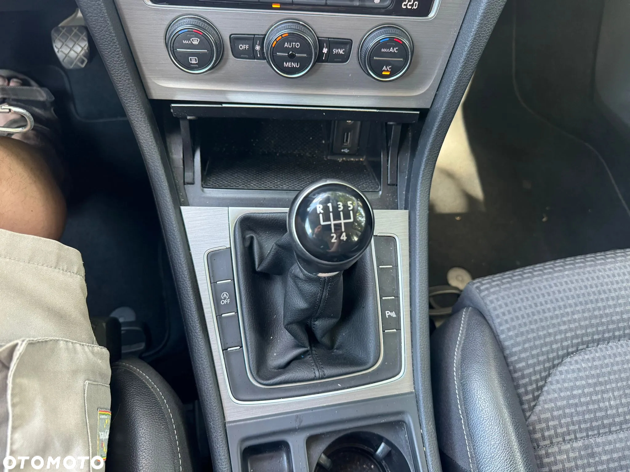 Volkswagen Golf Variant 1.6 TDI BlueMotion Comfortline - 18