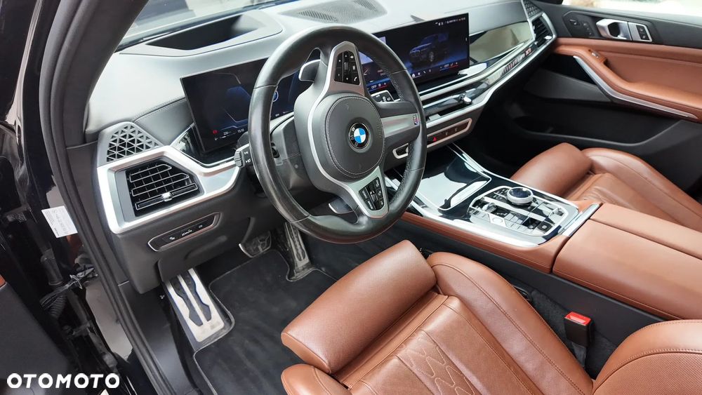 BMW X7 - 7