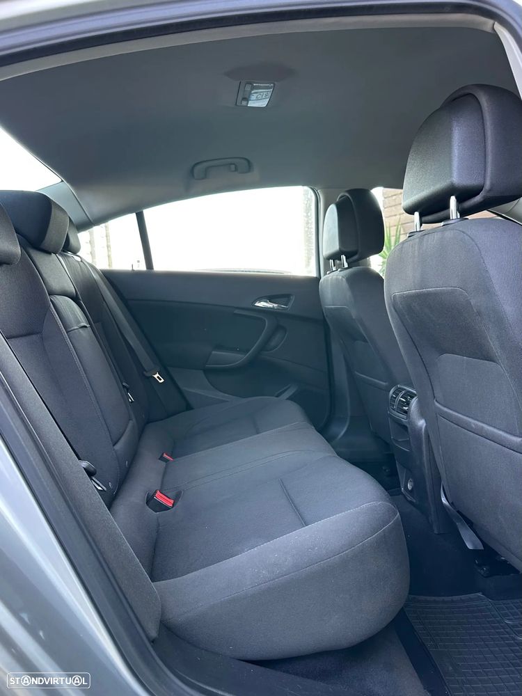 Opel Insignia - 10