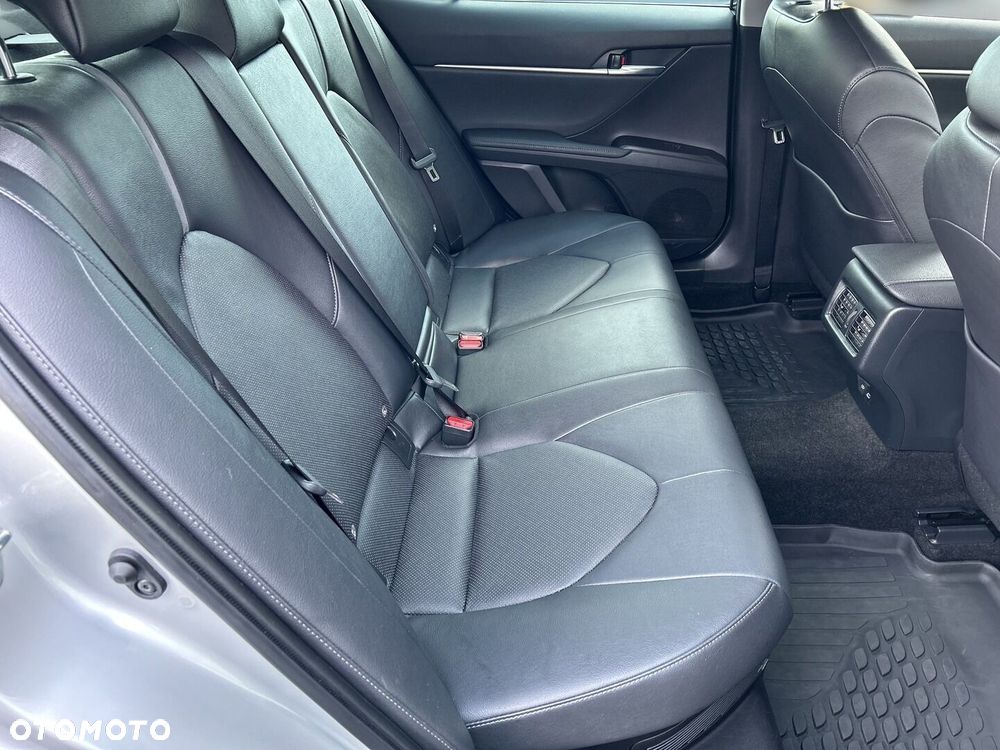 Toyota Camry 2.5 Hybrid Executive CVT - 18