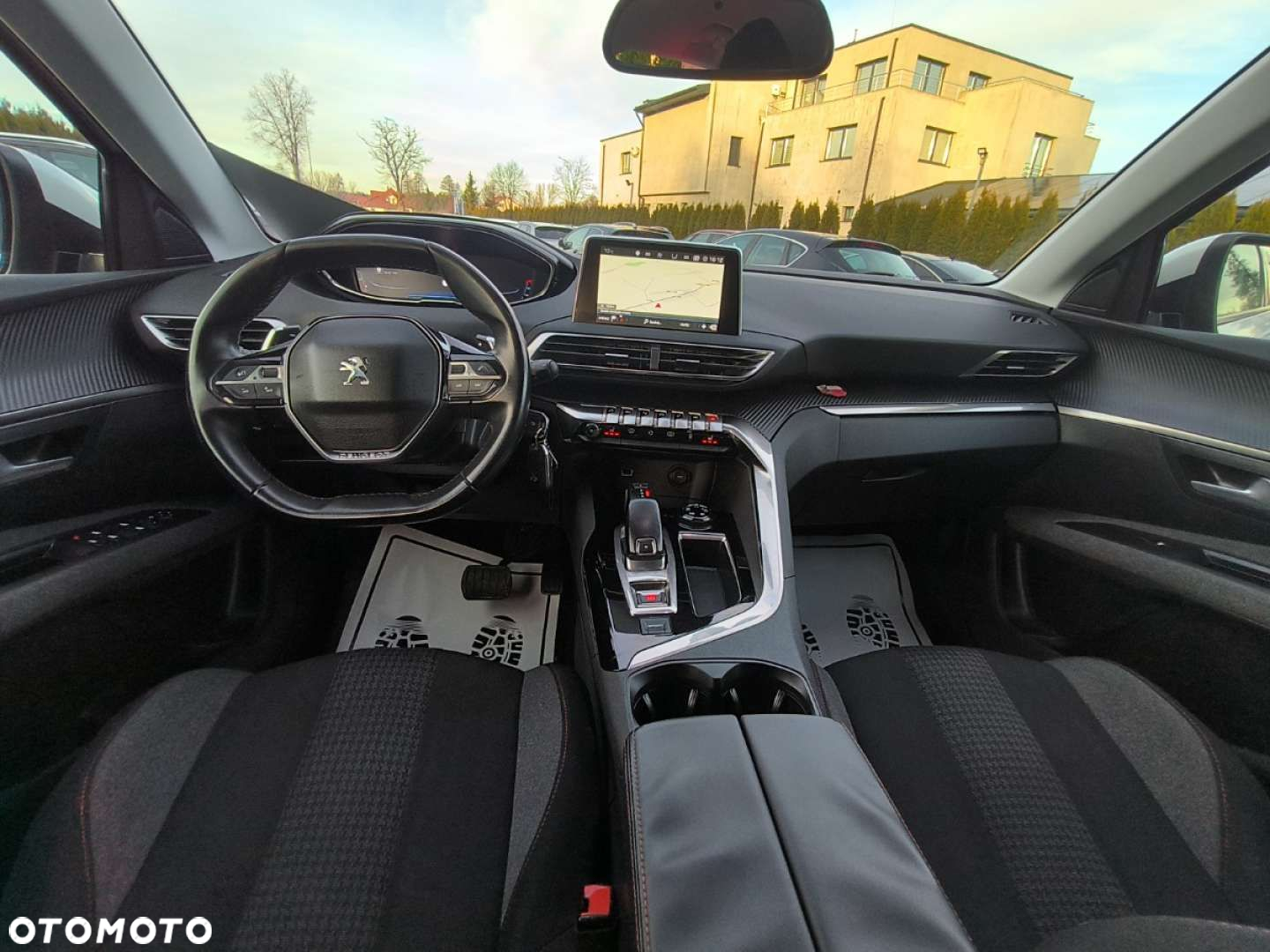 Peugeot 5008 - 8