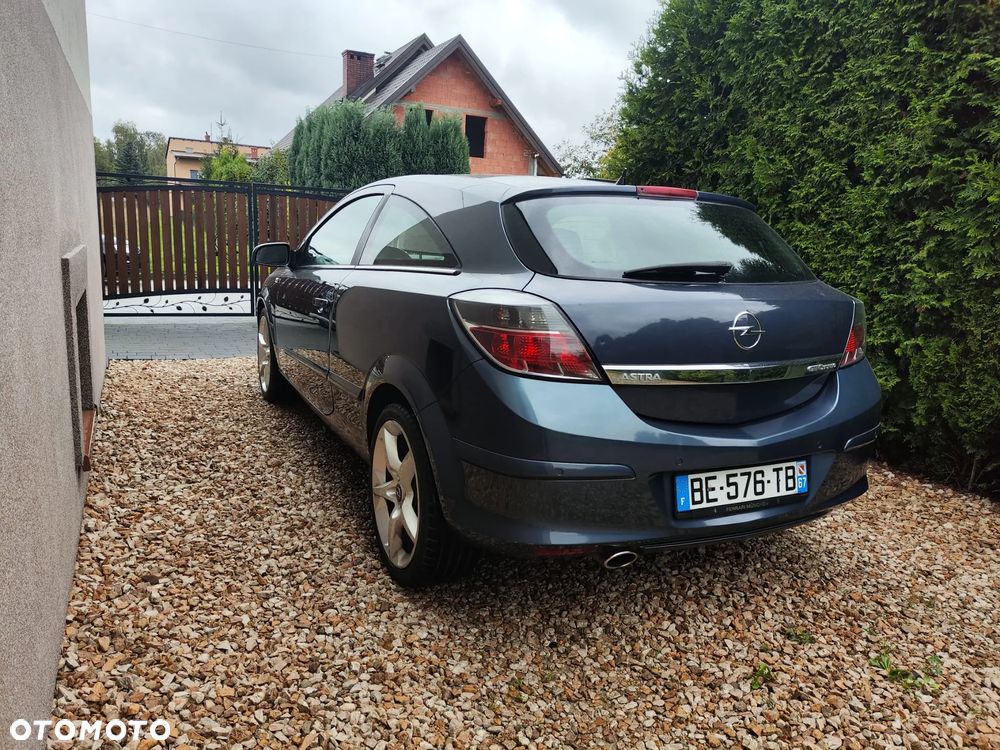 Opel Astra GTC 1.6 Turbo Innovation - 3