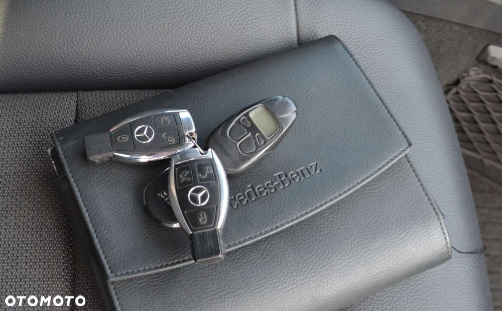 Mercedes-Benz Klasa E 300 BlueTEC 7G-TRONIC Avantgarde - 27