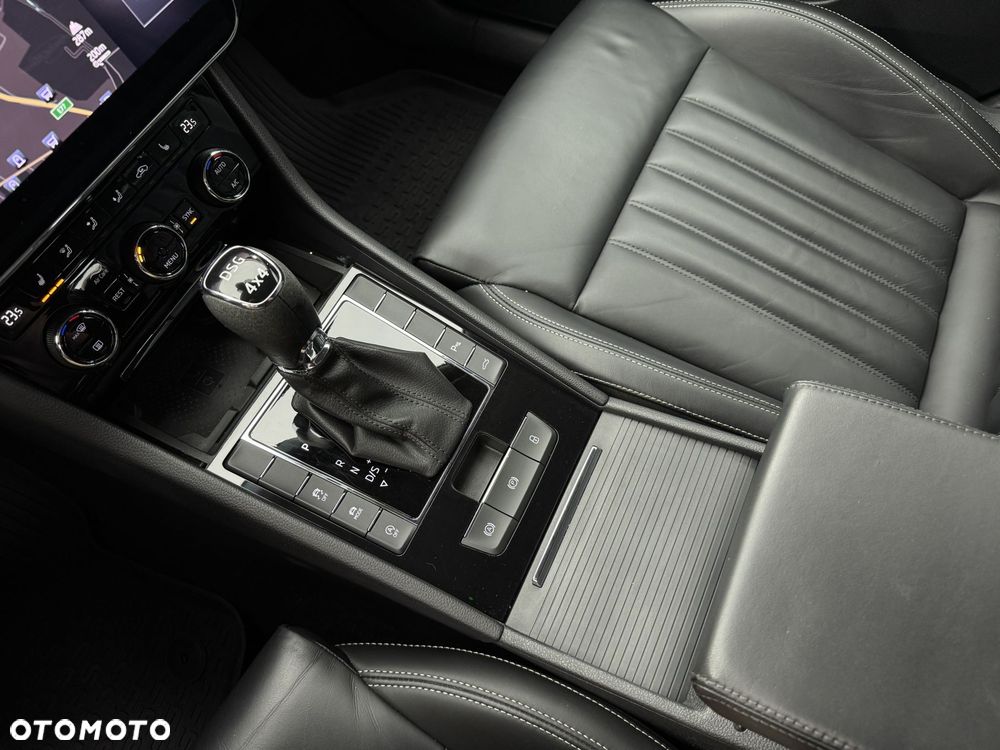 Skoda Superb 2.0 TSI 4x4 L&K DSG - 29