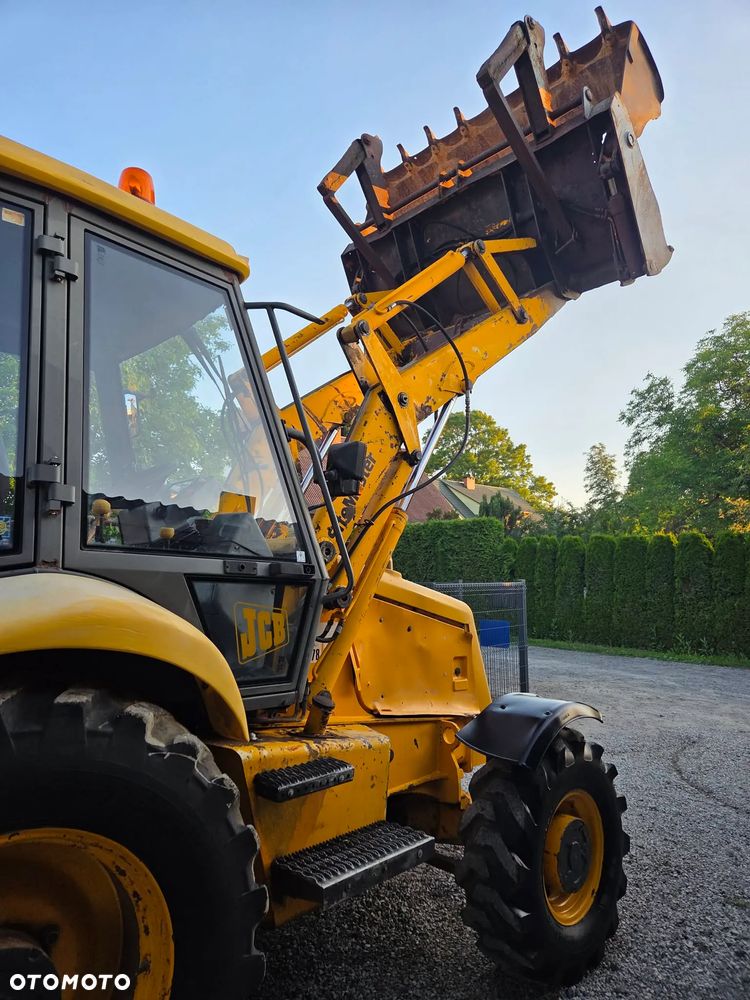 JCB 3CX - 9