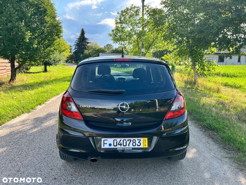 Opel Corsa 1.4 16V Cosmo - 4