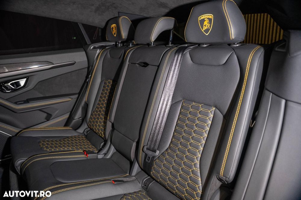 Lamborghini URUS - 40