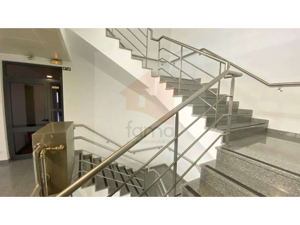 Escritório em Carnaxide com 338m2 - Grande imagem: 4/36