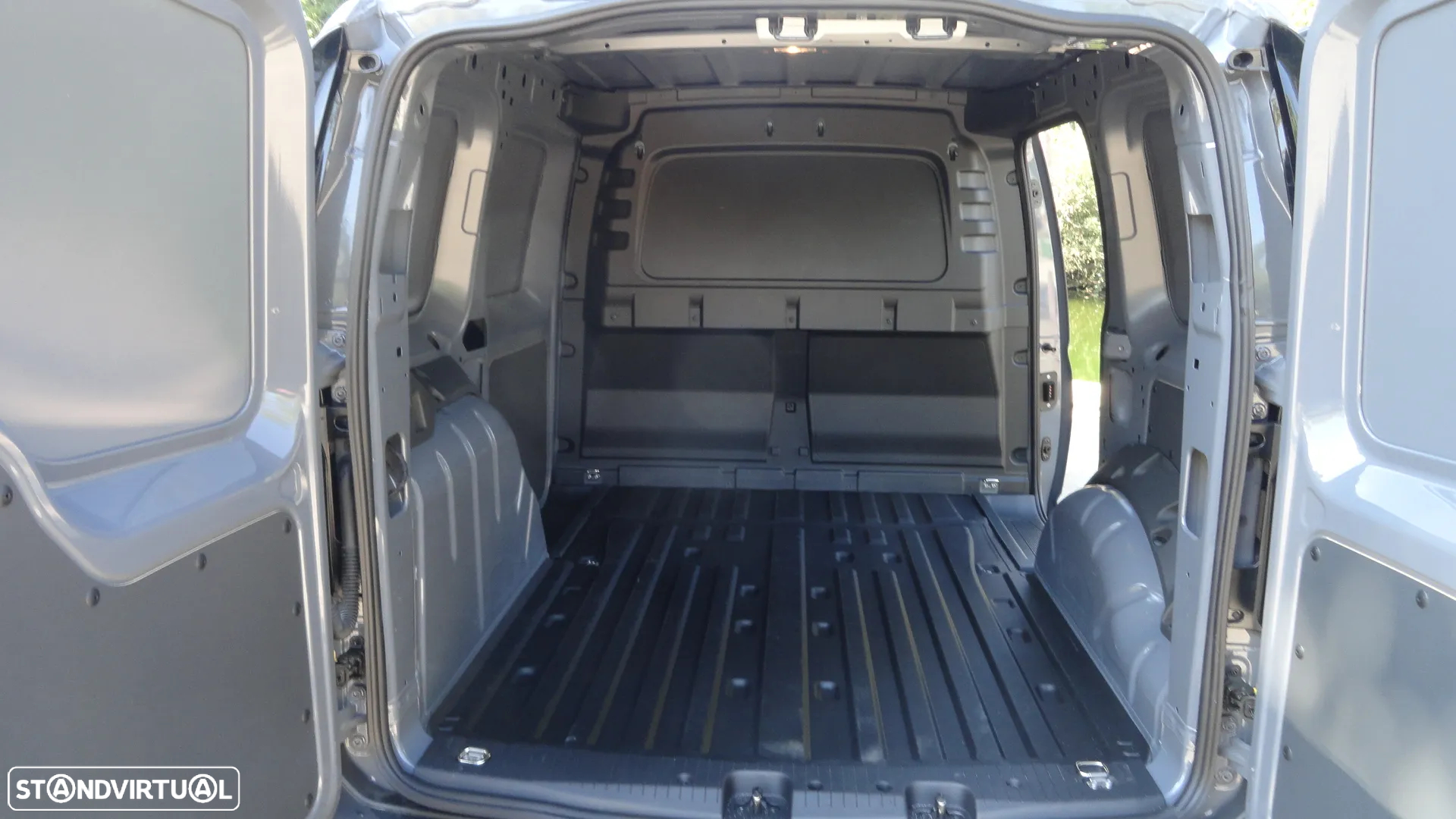 VW CADDY MAXI - 11