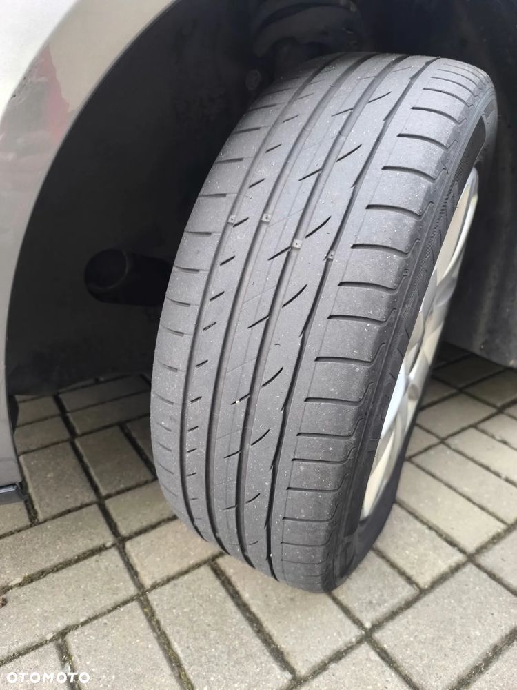 Volkswagen Touran 2.0 TDI DPF Trendline - 32