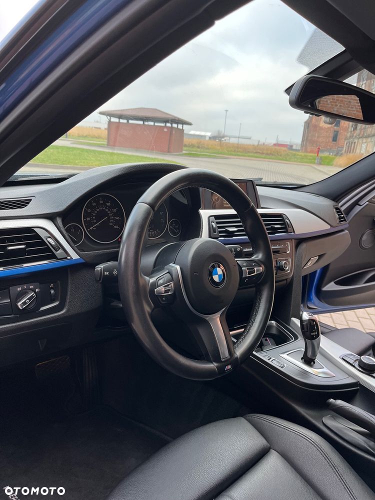 BMW Seria 3 335xi - 12