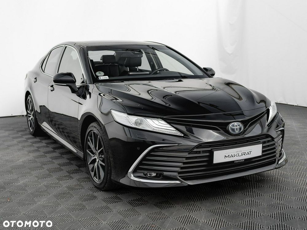 Toyota Camry - 4