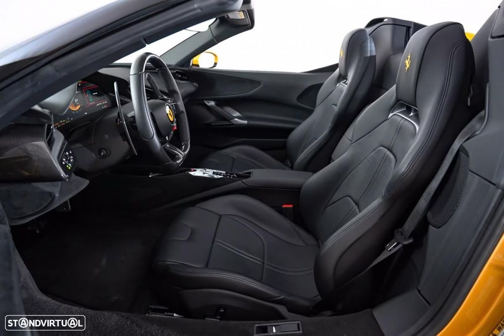Ferrari SF90 Spider - 12