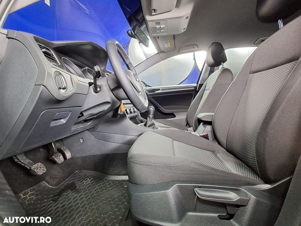 Volkswagen Golf - 13