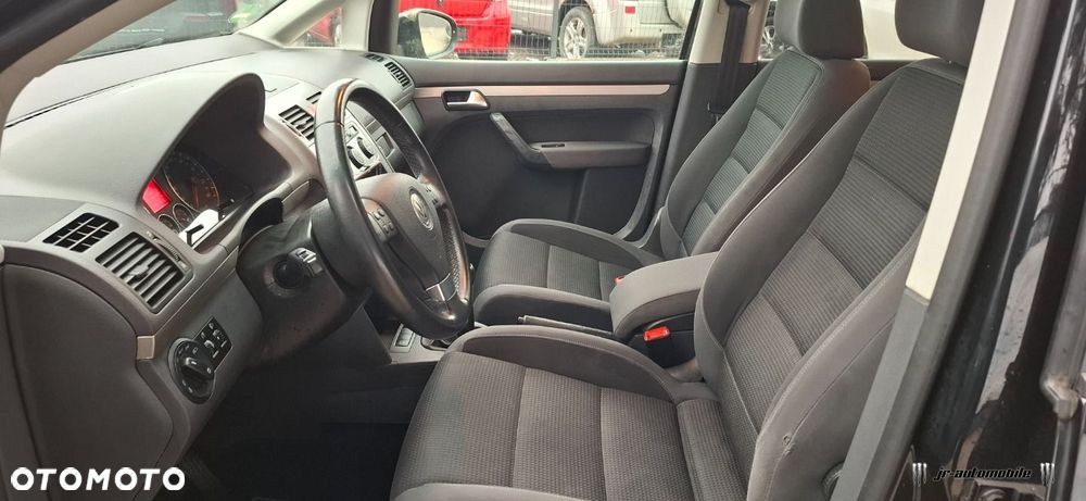 Volkswagen Touran - 15