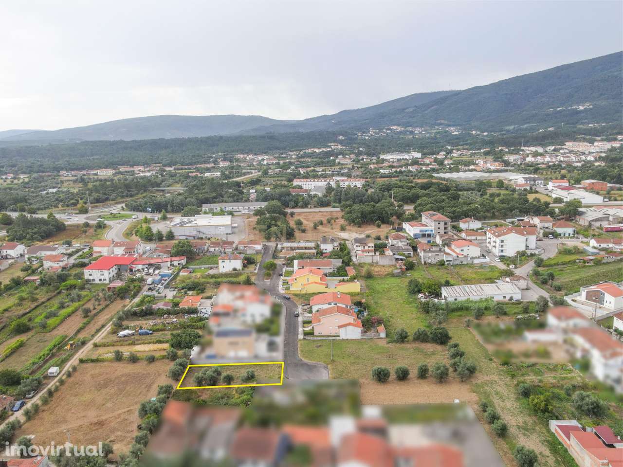 Lote para construção - Localização Tranquila - Grande imagem: 4/5