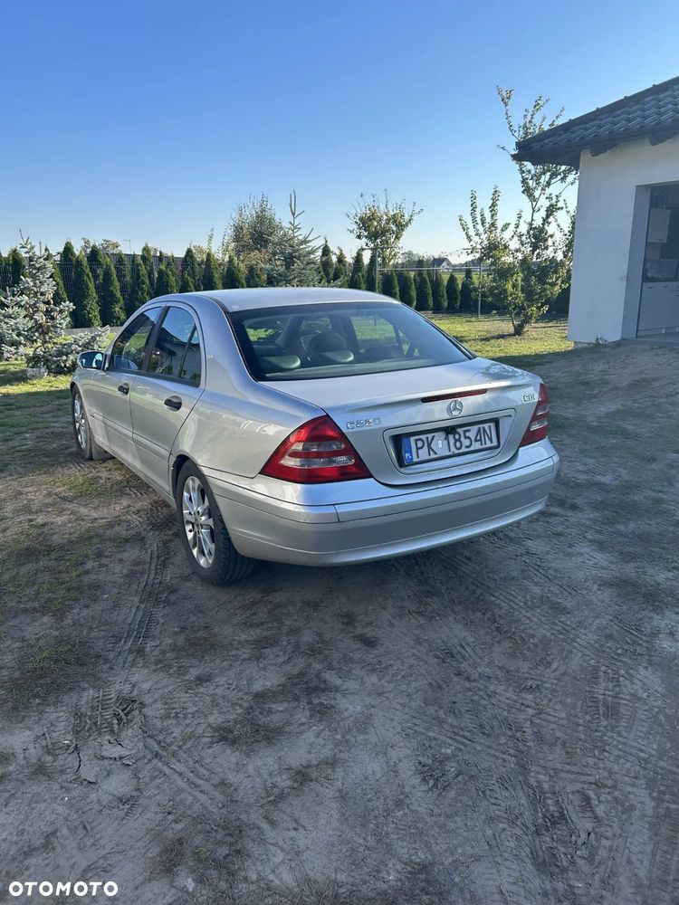 Mercedes-Benz Klasa C 200 T CDI Automatik Classic - 3