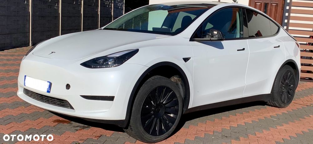 Tesla Y - 2