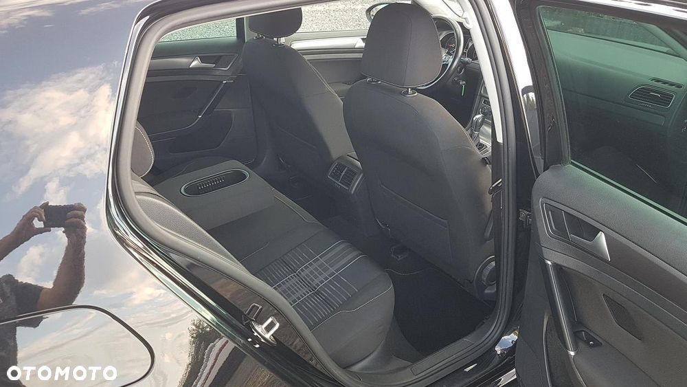 Volkswagen Golf 2.0 TDI BlueMotion Technology DSG Lounge - 29
