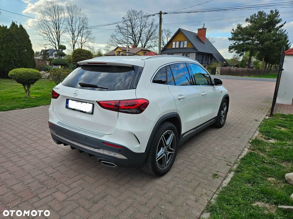 Mercedes-Benz GLA 180 AMG Line - 6