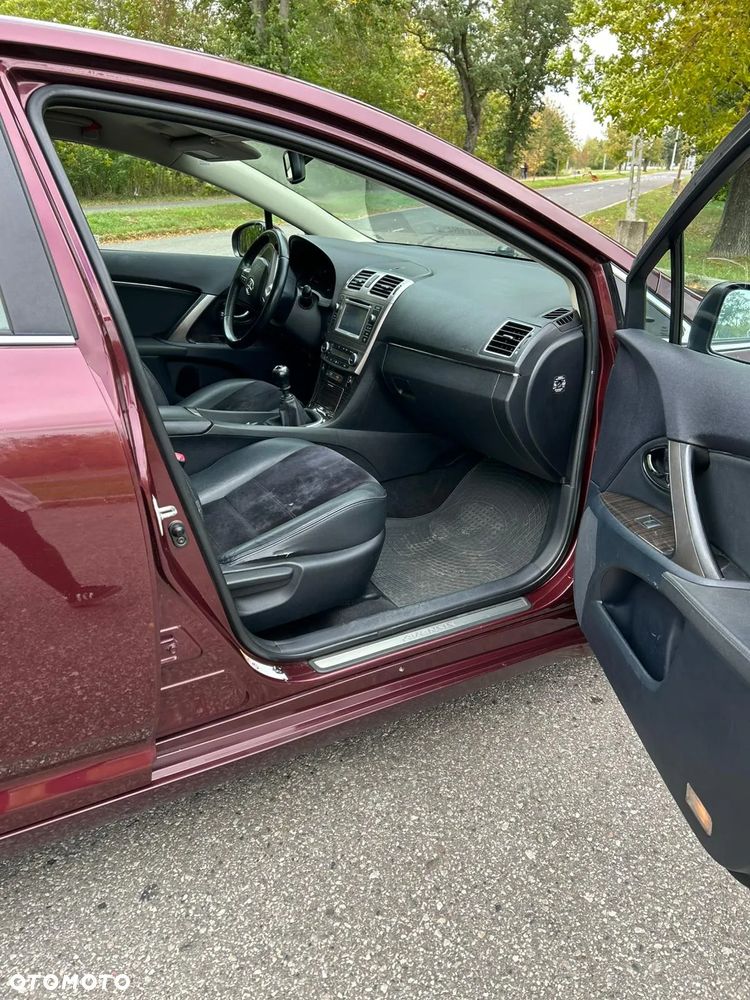 Toyota Avensis 2.0 D-4D Premium - 9