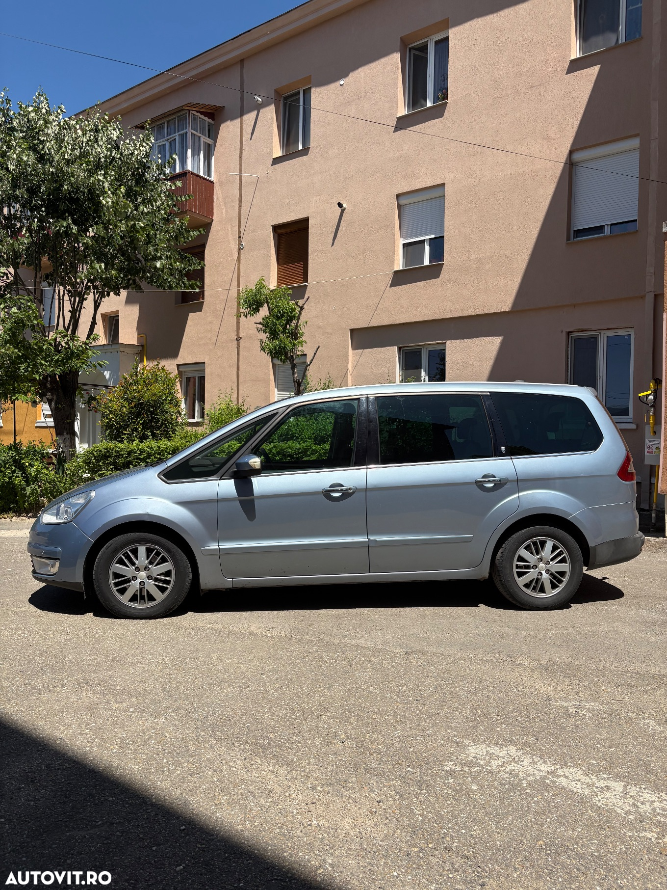 Ford Galaxy 2.0 TDCi DPF Ghia - 4