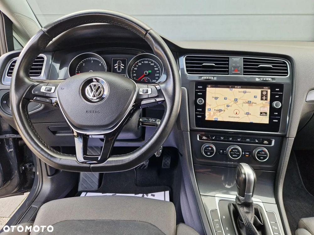 Volkswagen Golf - 17