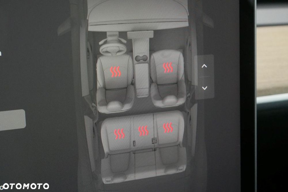 Tesla Model Y - 24