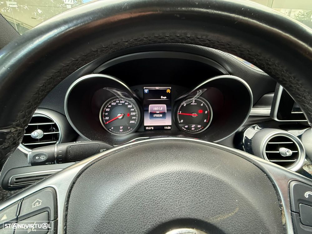 Mercedes-Benz C 180 BlueTEC AMG Line - 33