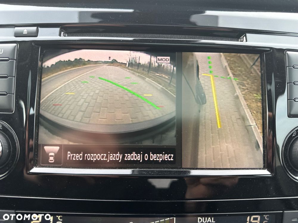 Nissan Qashqai 1.3 DIG-T N-Connecta DCT - 25