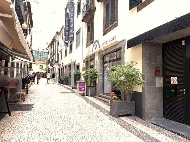 Loja no centro do Funchal, pronta a usar. - Grande imagem: 2/17