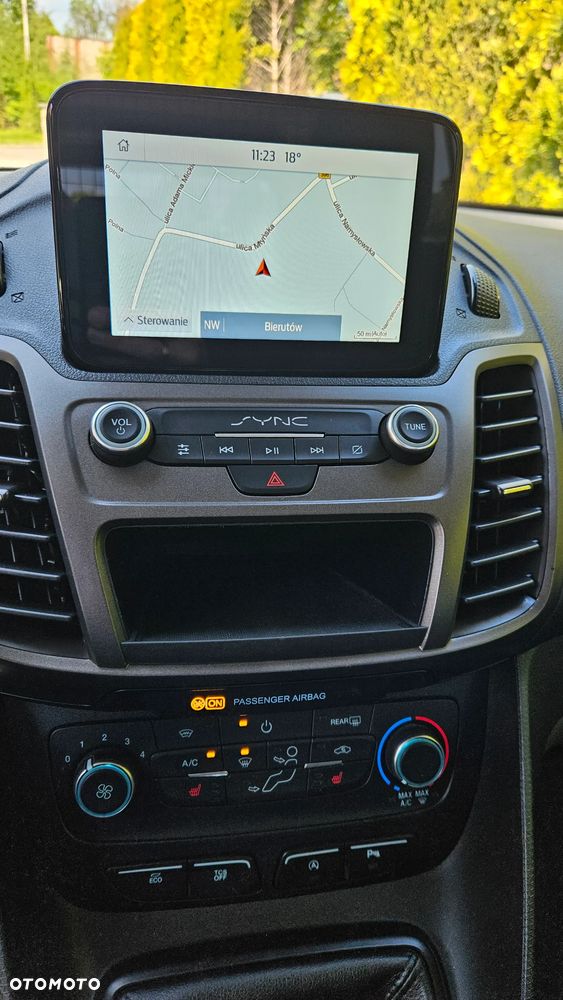 Ford Tourneo Connect Grand - 12