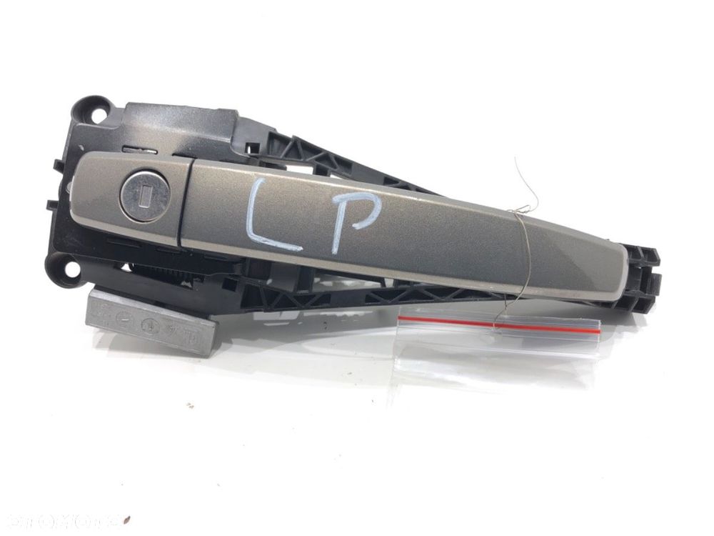 KLAMKA ZEWNĘTRZNA LEWY PRZÓD  OPEL MERIVA B nadwozie wielkoprzestrzenne (MPV) (S10) 2010 - 2017 - 1