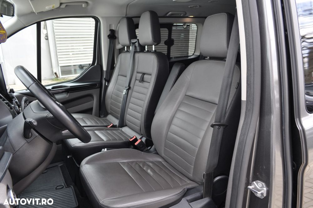 Ford Tourneo Custom Bus 320 2.0 EcoBlue 130 CP L2H1 Titanium Aut. - 15