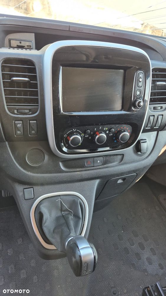 Renault Trafic Grand 2.0 dCi EDC - 27