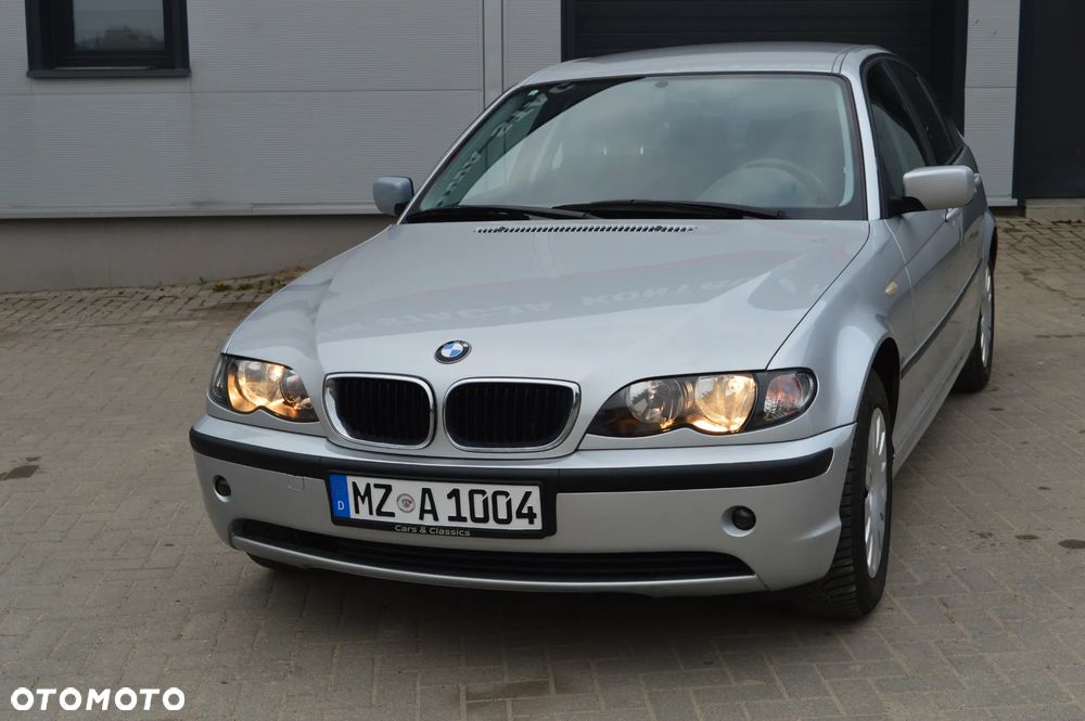 BMW Seria 3 318i - 3