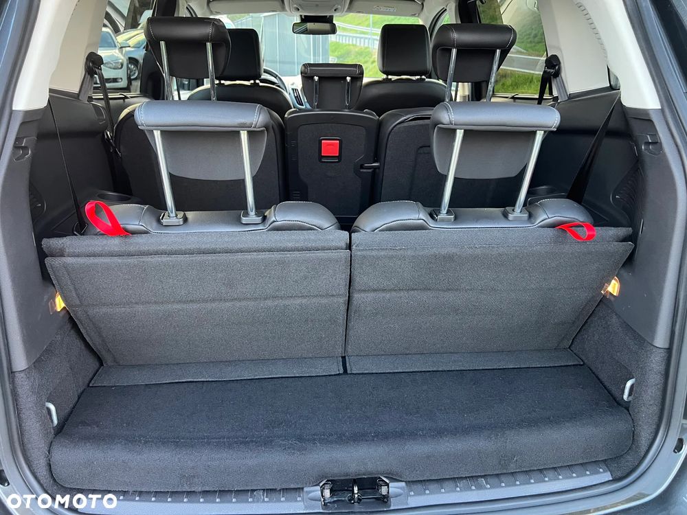 Ford Grand C-MAX - 16