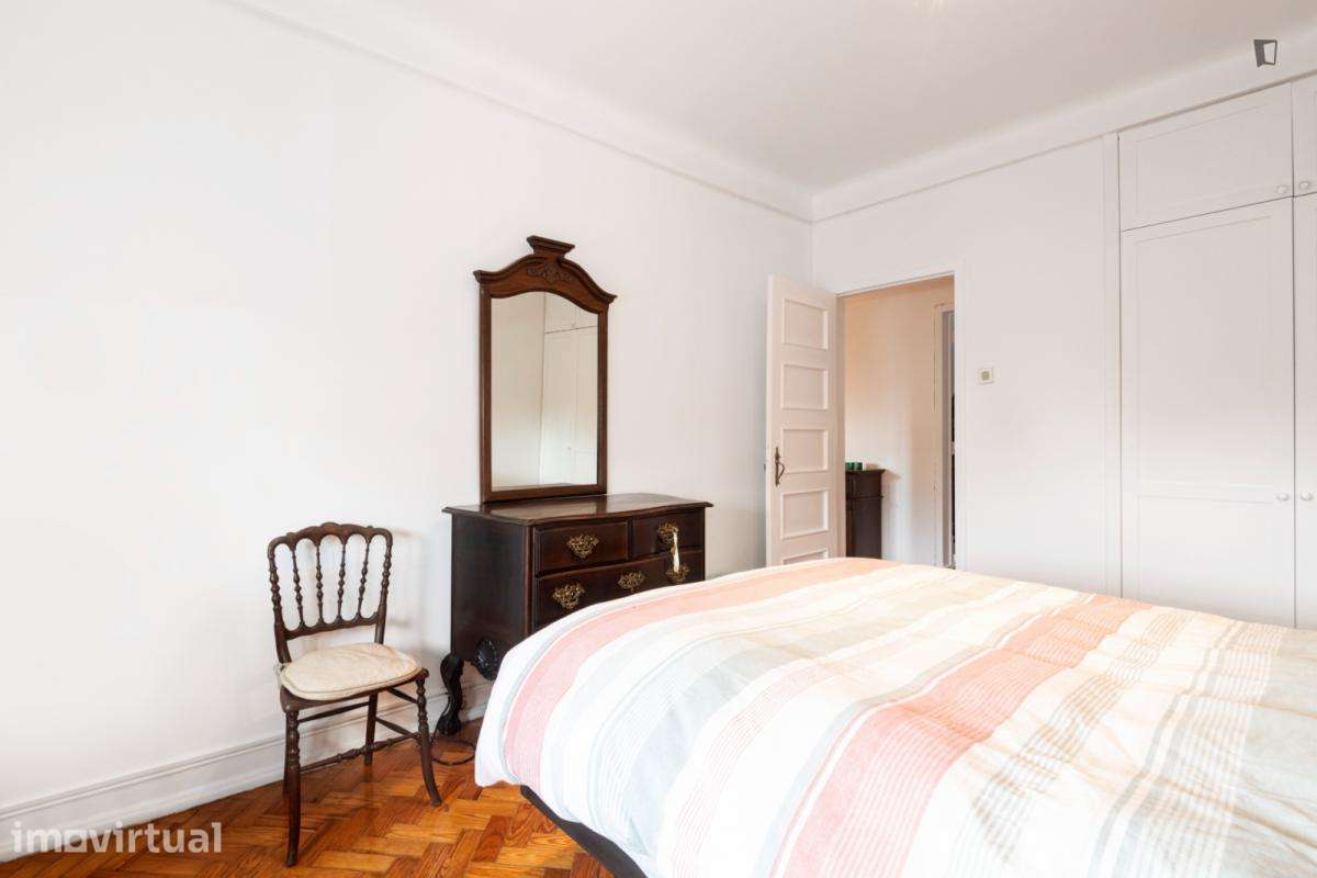 Quarto - localizado em Penha de França Lisbon - Grande imagem: 3/10