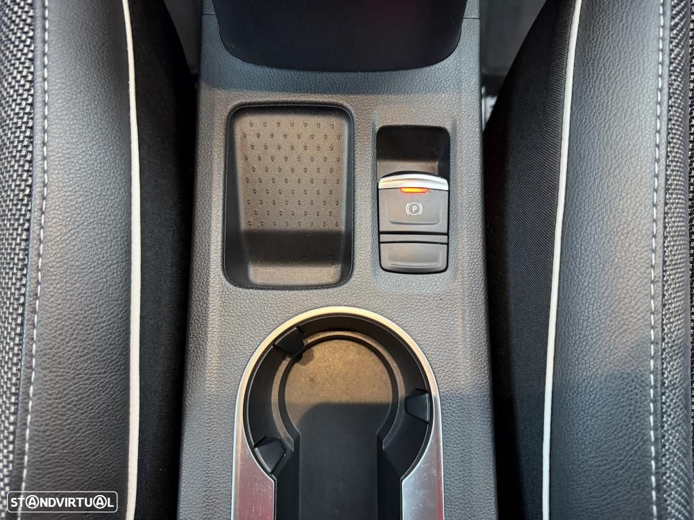 Renault Captur 1.3 TCe Exclusive - 26