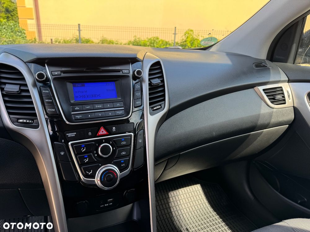 Hyundai i30 blue 1.4 Trend - 31
