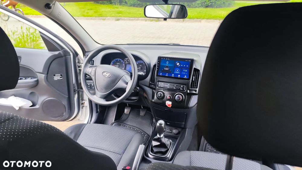Hyundai i30 blue 1.6 CRDi Premium - 8