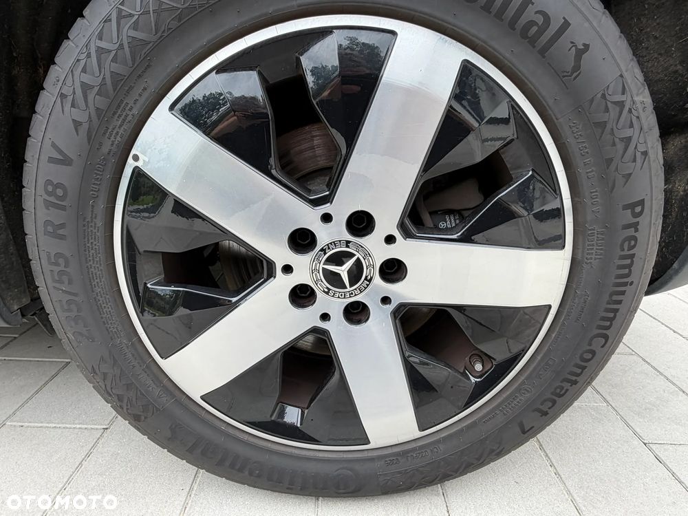 Mercedes-Benz GLB 220 d Style 8G-DCT - 32