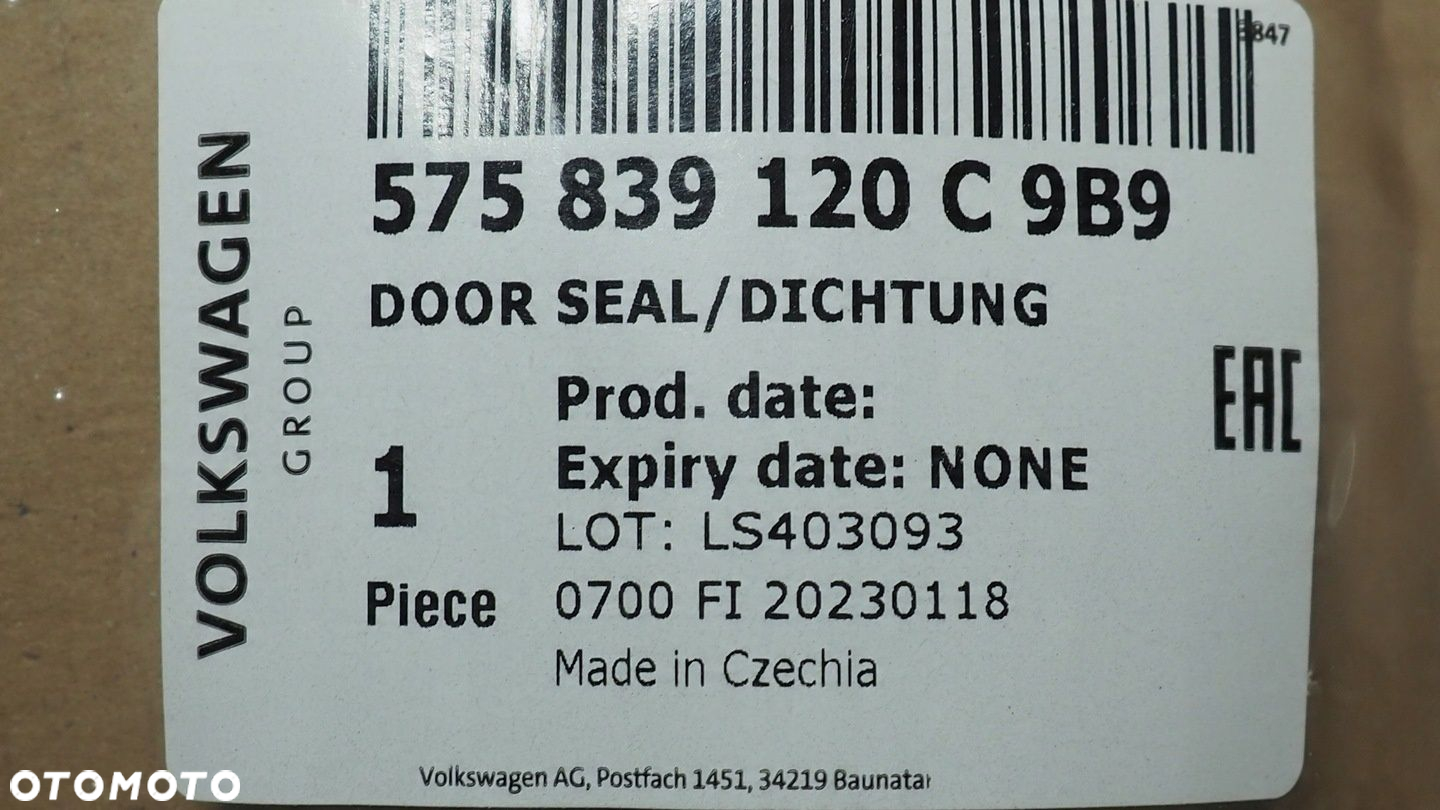 Skoda Karoq uszczelka drzwi progu prawa tył 575839120C - 4
