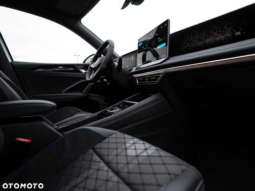 Volkswagen Tiguan - 24