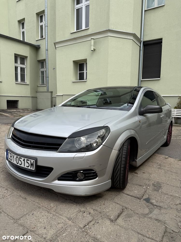 Opel Astra 2.0 Turbo Cosmo - 1