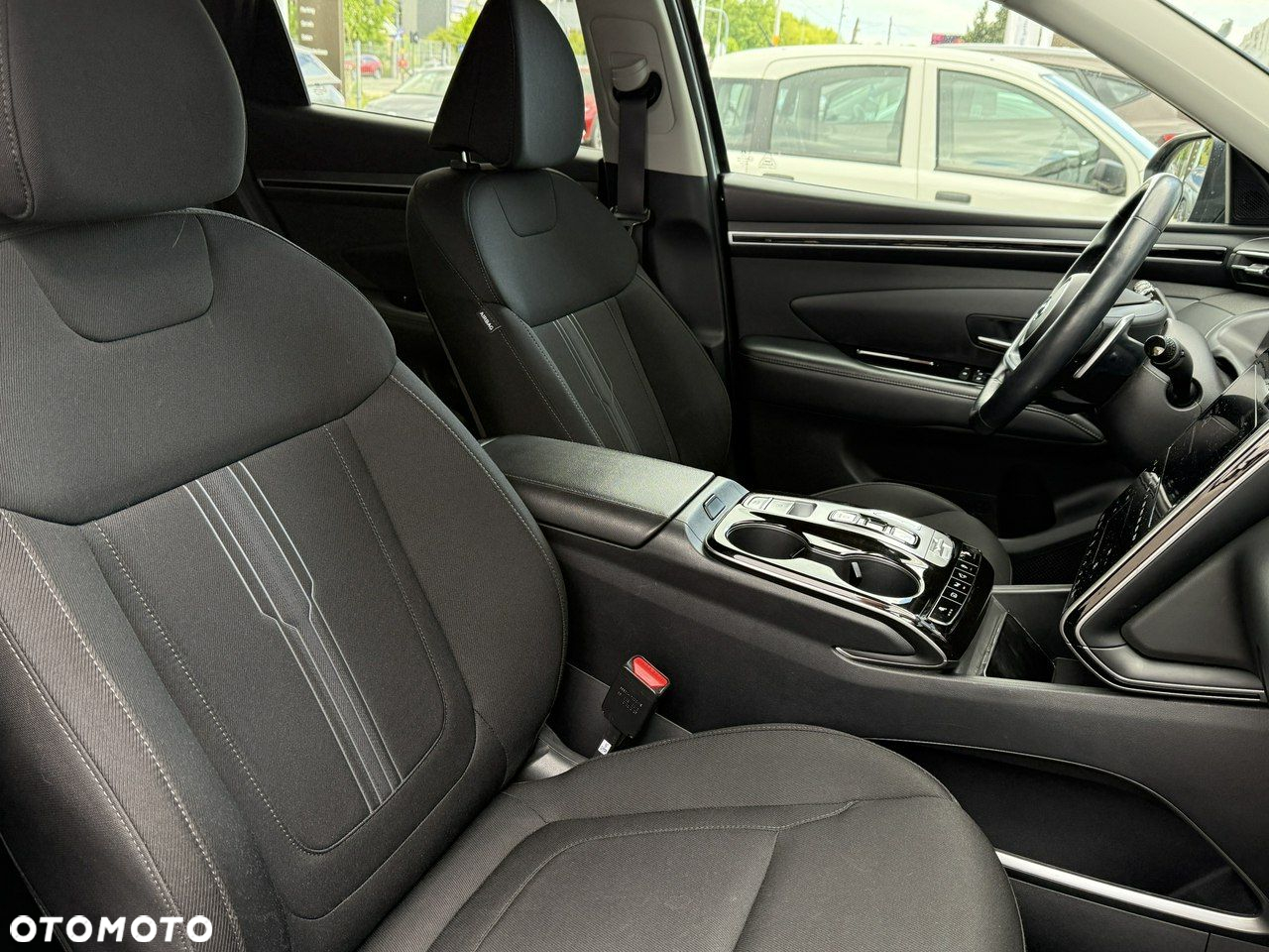 Hyundai Tucson 1.6 T-GDi HEV Executive 2WD - 11
