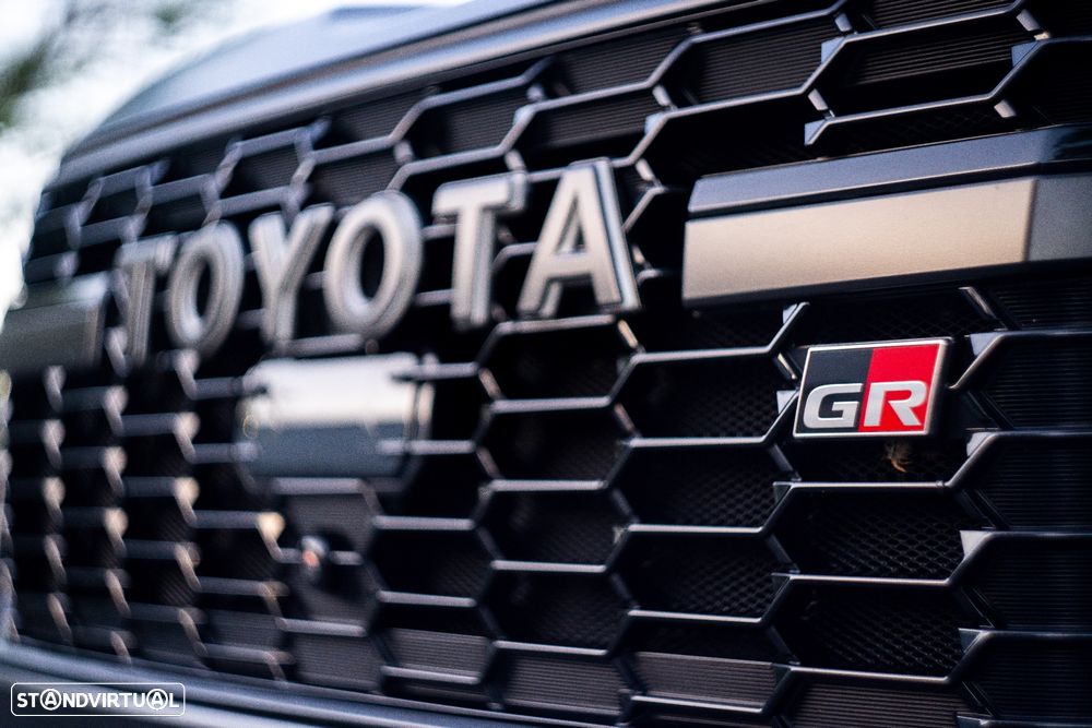 Toyota Land Cruiser - 11